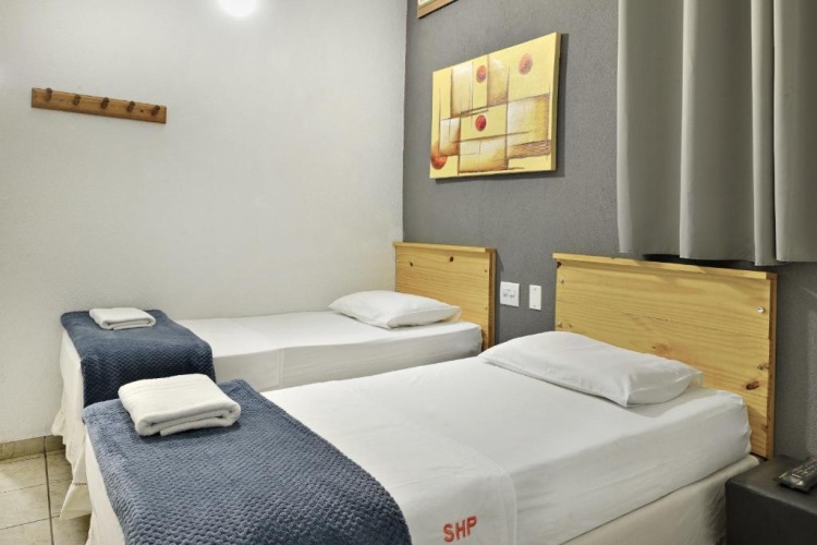 Standard Triple room