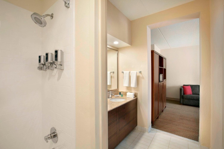 1 Bedroom Quadruple Suite with balcony and with courtyard view
