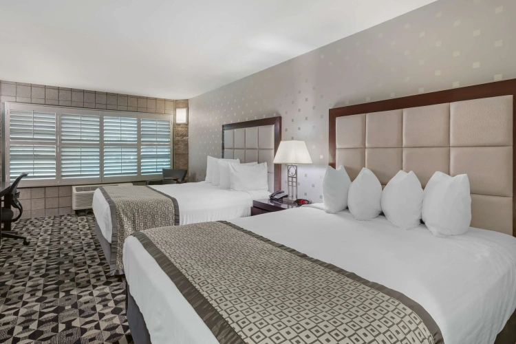 Standard Quadruple room