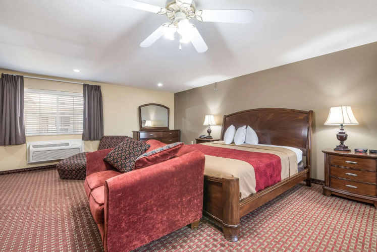 Bryant Inn & Suites