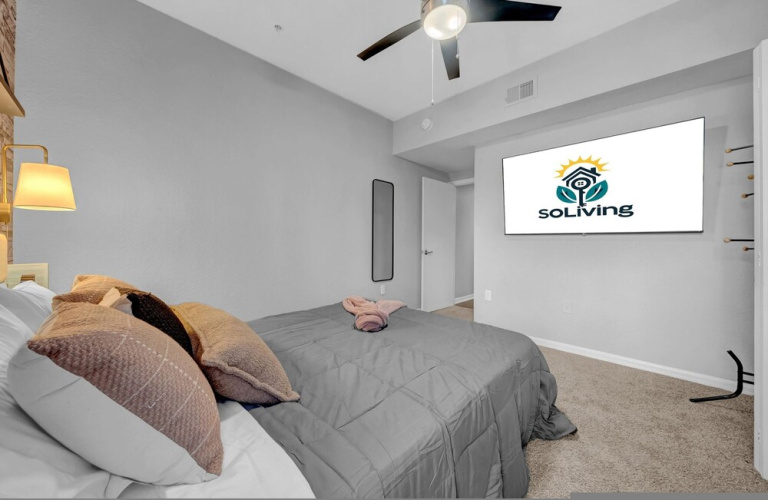 Modern 2BR Pool Gym Pet-friendly 12