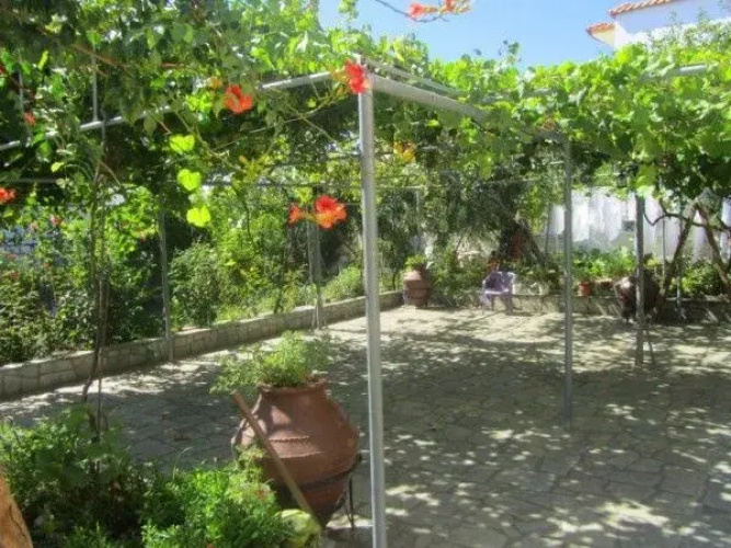 Ianos Apartments