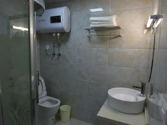 Hefeng Courtyard Inn