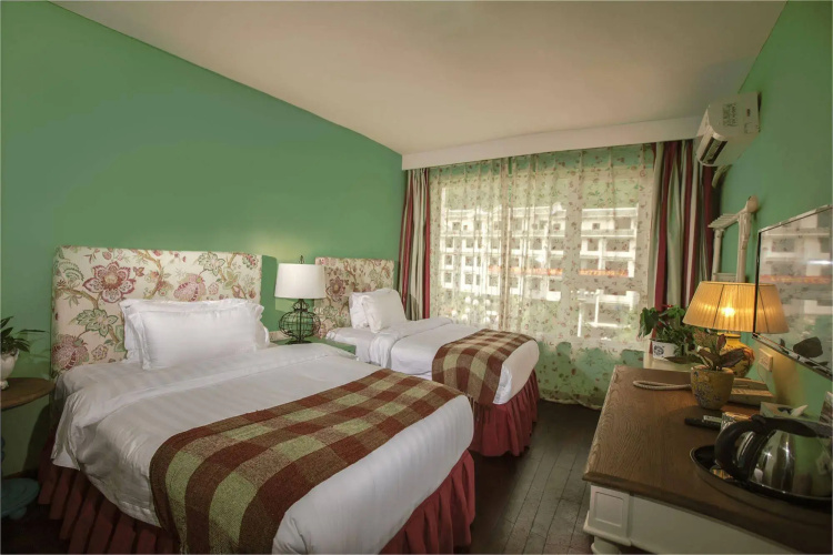 Michael's Inn & Suites