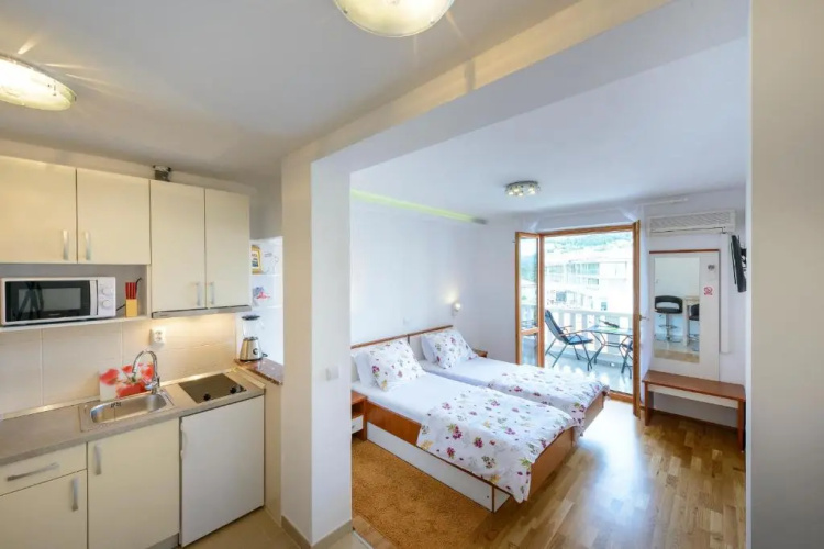 Lodging house SB apartman 1