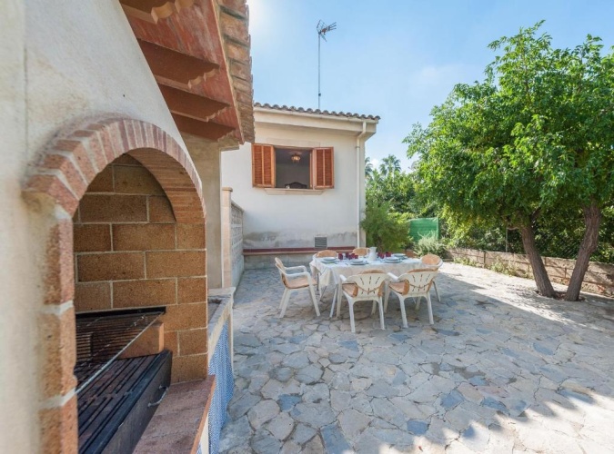 5 Bedrooms Villa