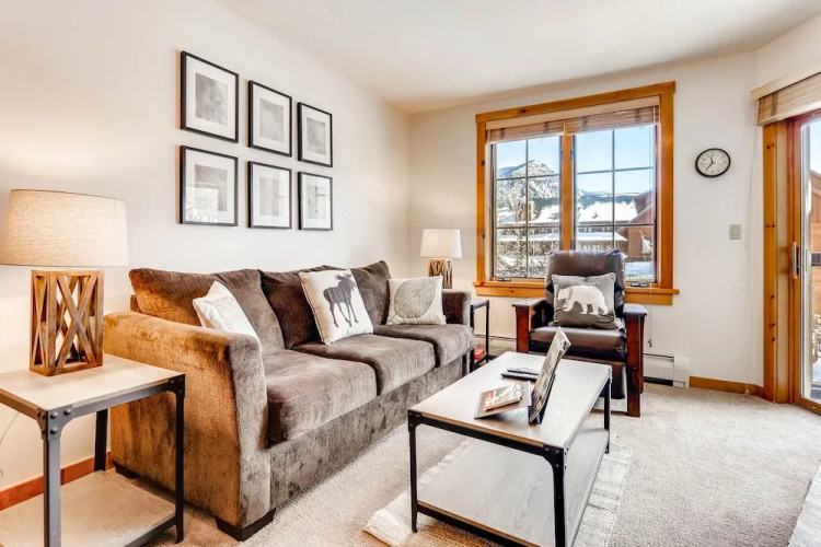 135 Dercum Dr - 1 Br Condo
