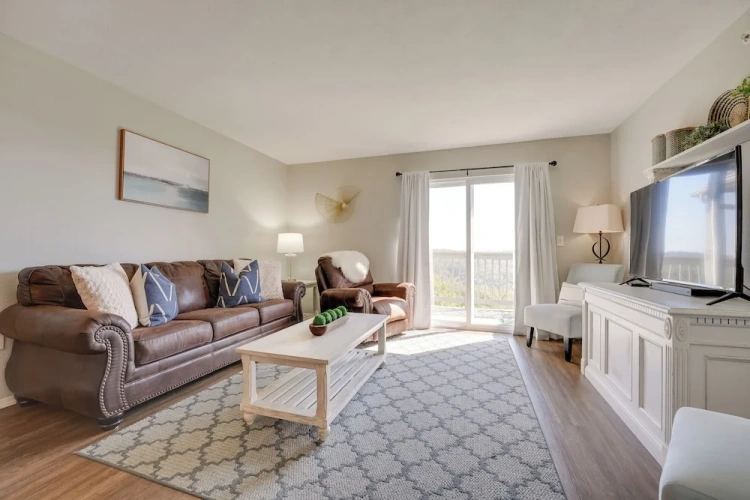 3 Bedrooms Apartment with balcony
