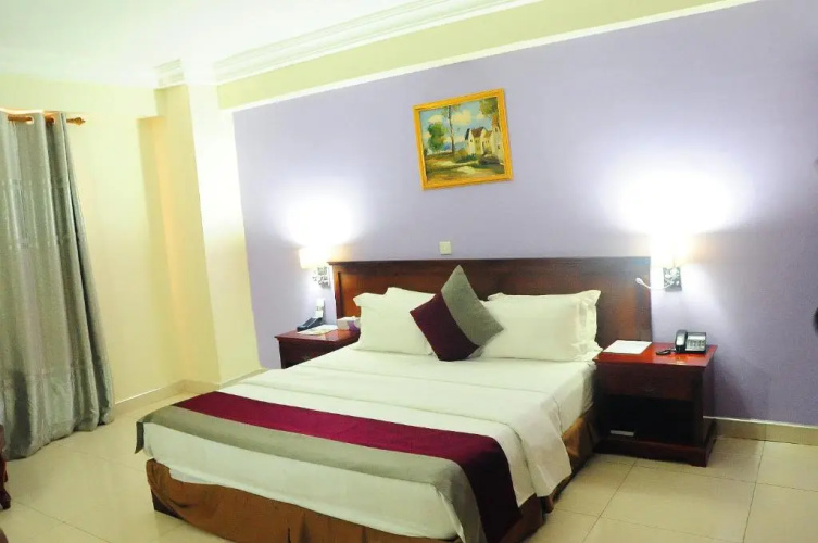 Tomreik Hotel
