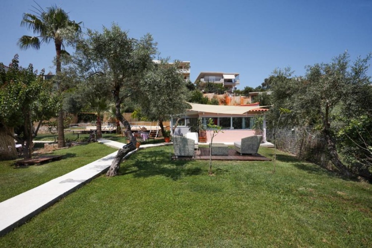 2 Bedrooms Villa