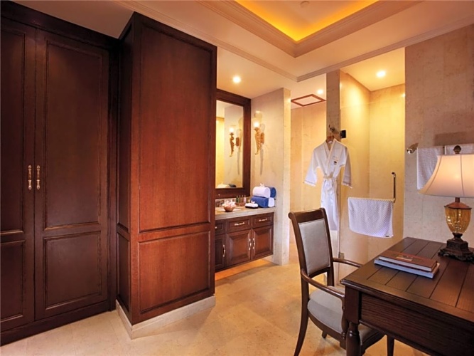 1 Bedroom Suite with ocean view