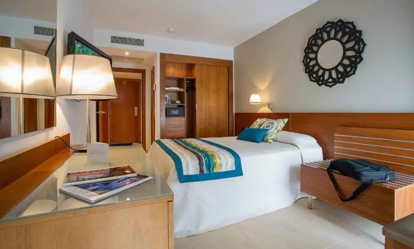 Deluxe Single room