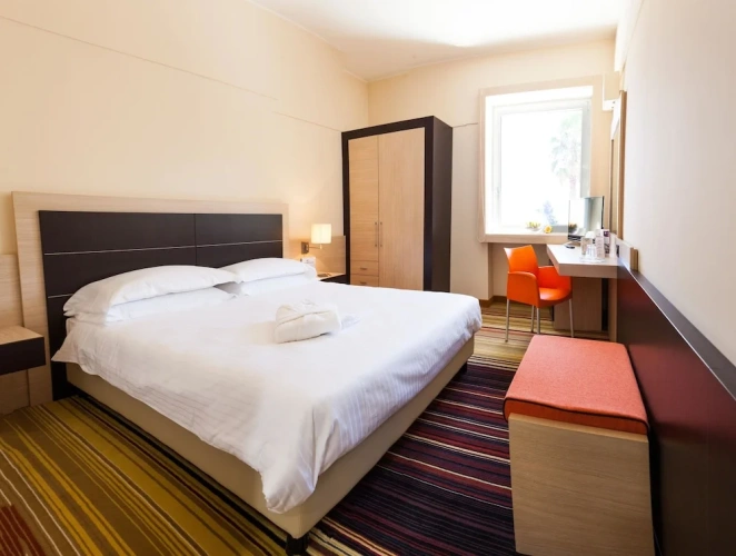 Classic Double room with city view