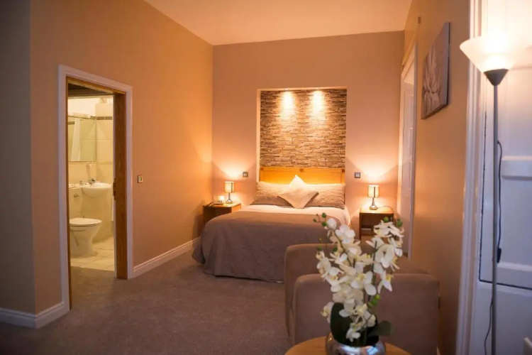 Kilmorey Arms Hotel