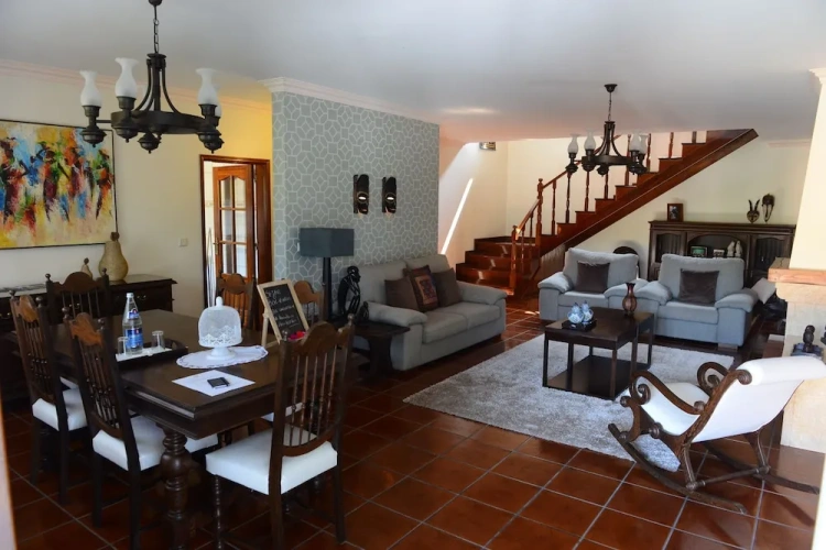 4 Bedrooms Cottage with mountain view