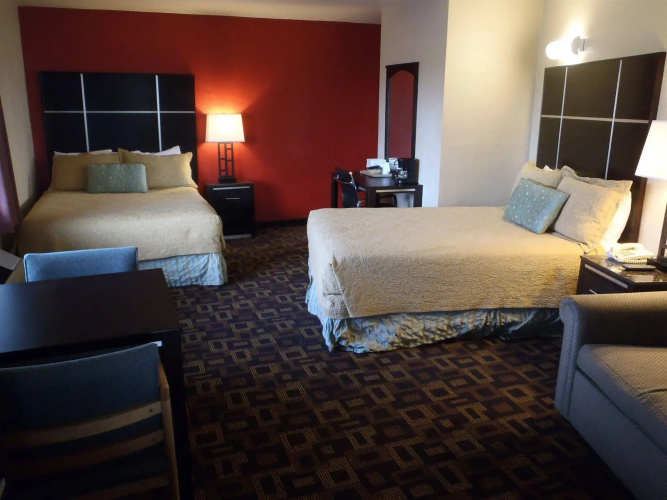 Harbor Inn & Suites