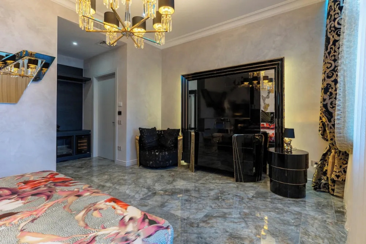 Luxury Suites