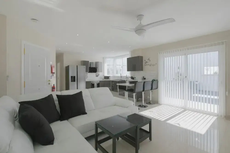 Stunning Apartment Within Villa Nr Los Cristianos