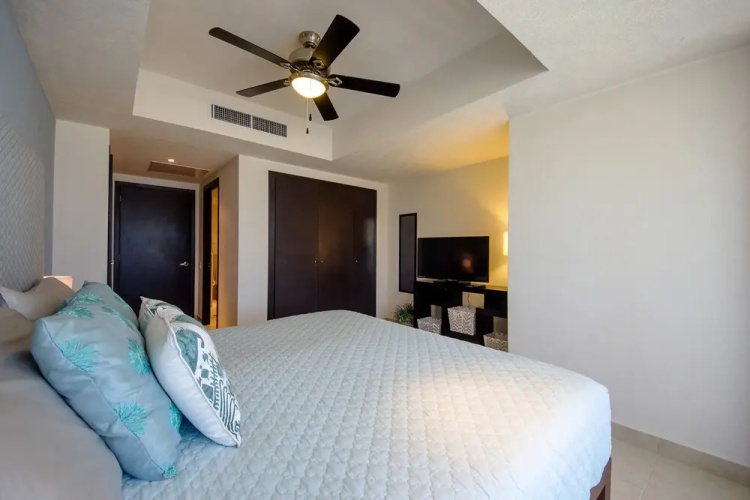 Grand Venetian Condominium