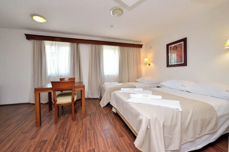 Standard Triple room with balcony