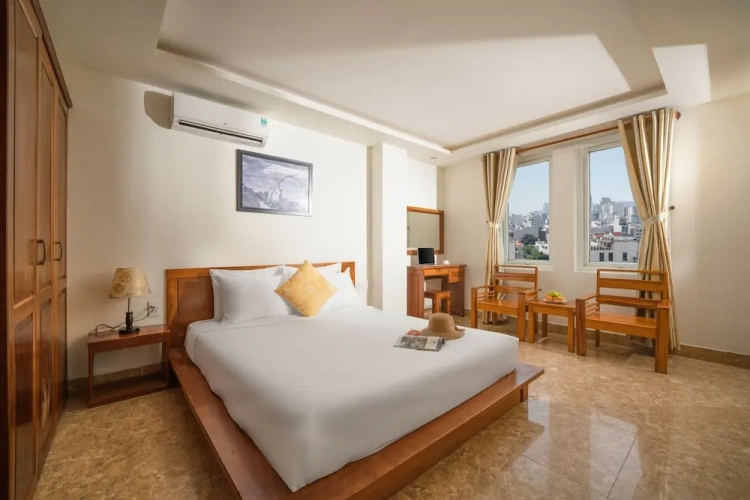 Superior Double room with city view