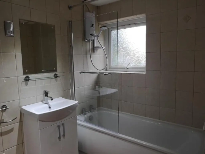 2 Bedrooms Chalet