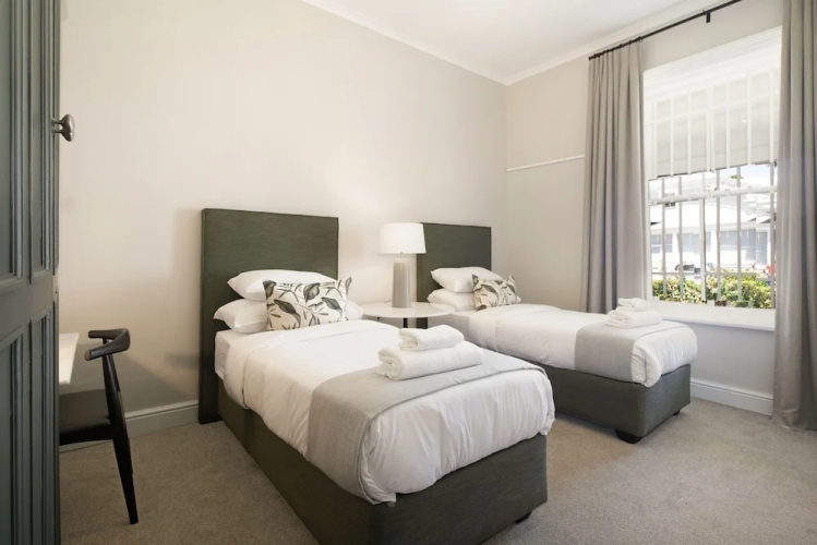 Middedorp Villa and Apartments
