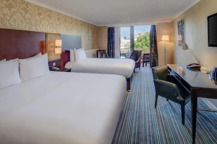Cambridge Hotel