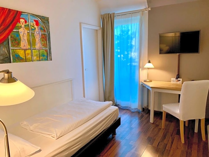Standard Single room with balcony
