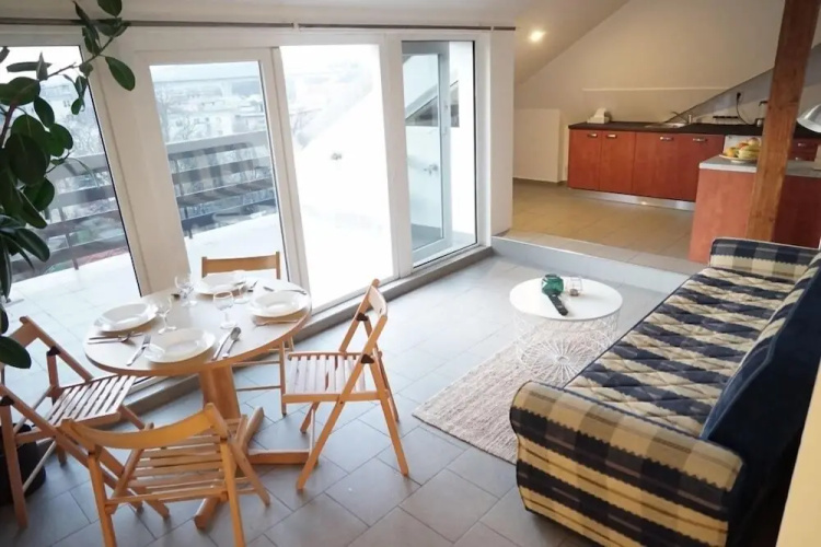 Attic Flat With Amazing Terrace