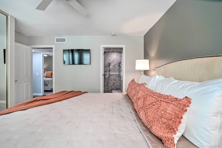 3 Bedrooms Apartment