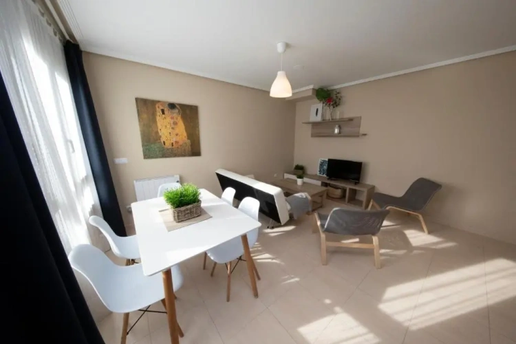 3 Bedrooms Apartment
