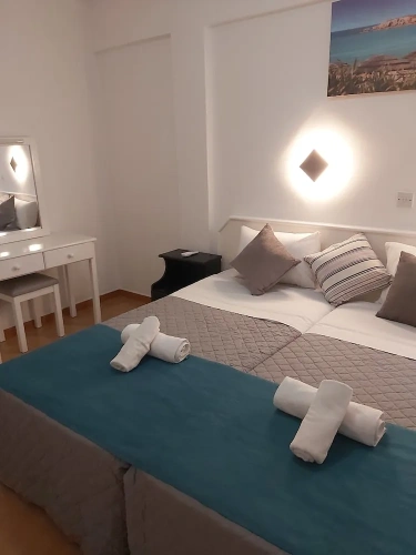 Standard Twin room with balcony