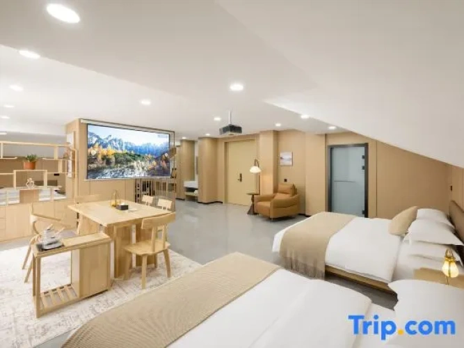 Standard Triple room