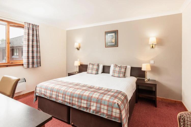 Highlander Hotel