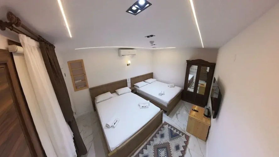 Economy Quadruple room