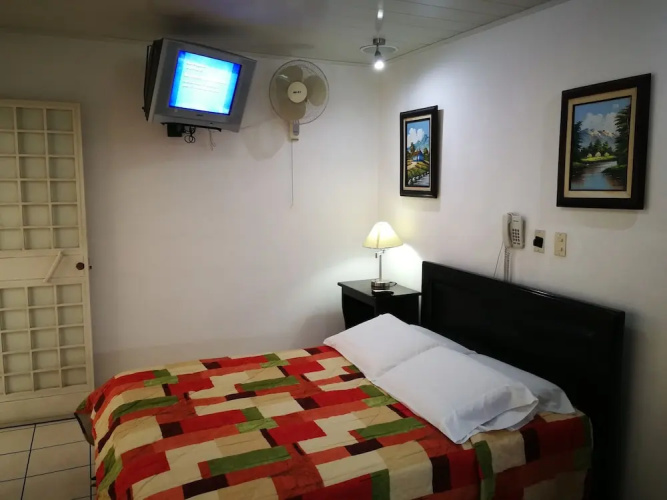 Hotel Hojarascas
