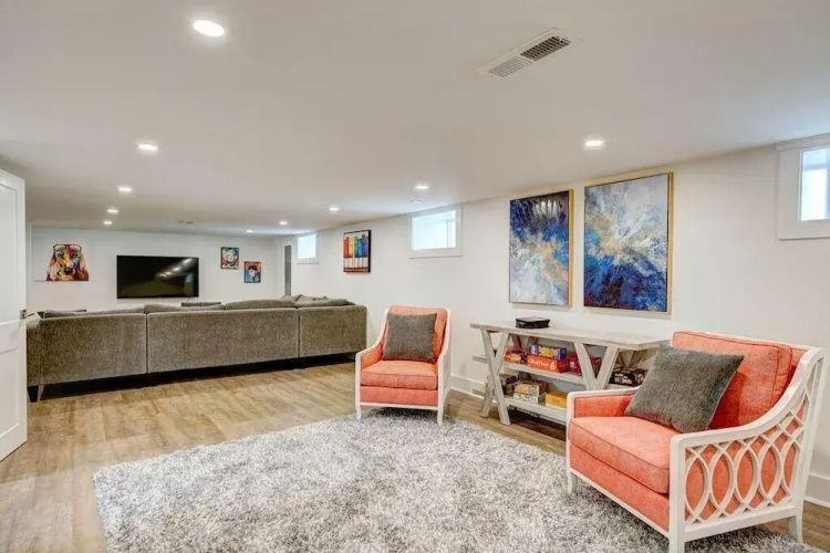 Lake Avenue 77