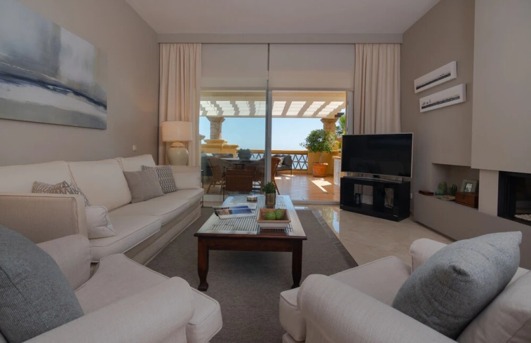 Super Front Line Location Apartment - Heated Pool