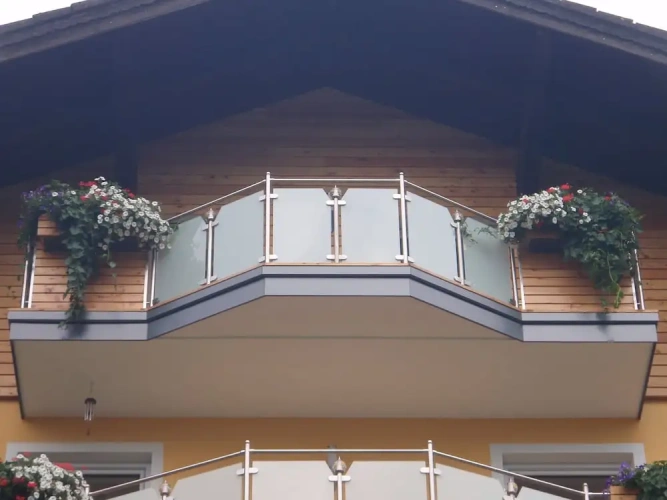 2 Bedrooms Luxury Apartment with balcony and with mountain view