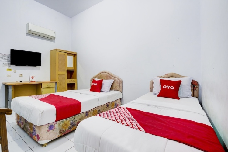 Diamond Hotel by OYO
