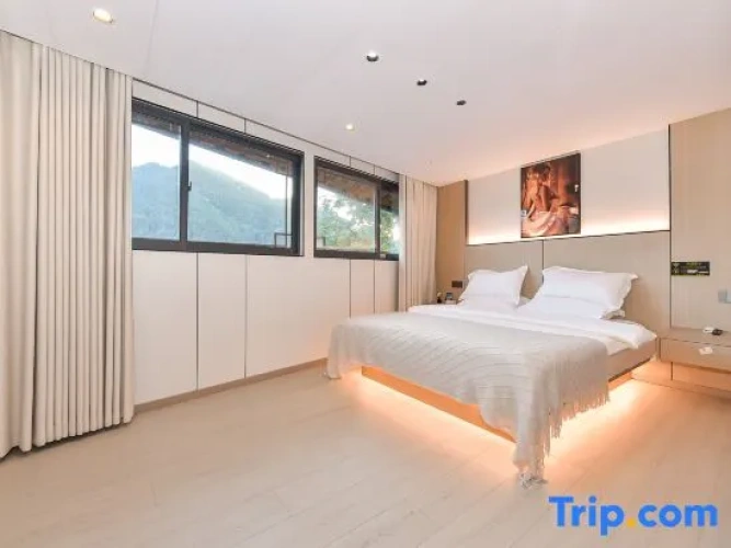 Apartment with view