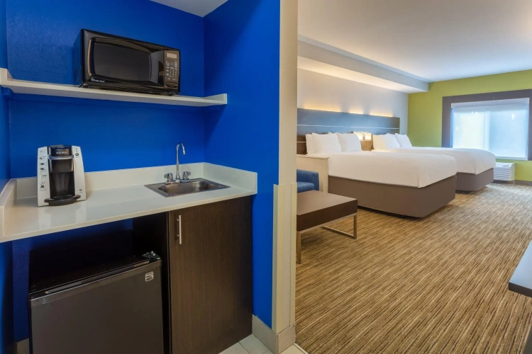 Quadruple Suite