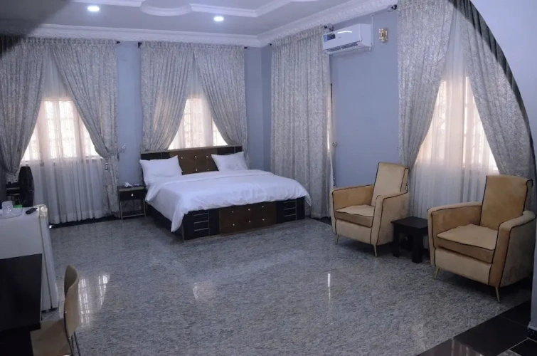 Standard Quadruple room with city view