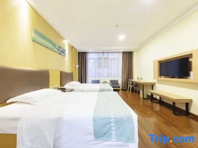 Quadruple Family Suite