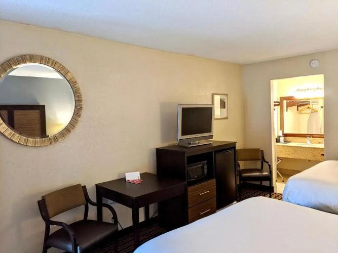 Ramada Limited Forest City