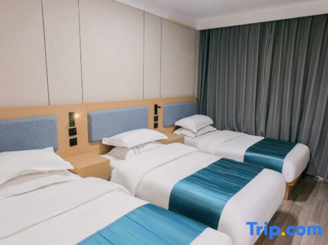 Premium Triple room