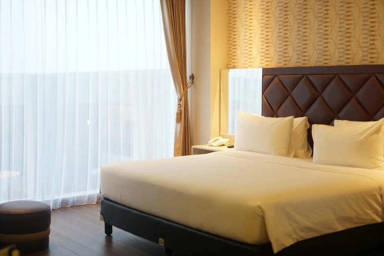 Suite with pool view