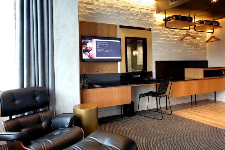 Century City Hotel Urban Square