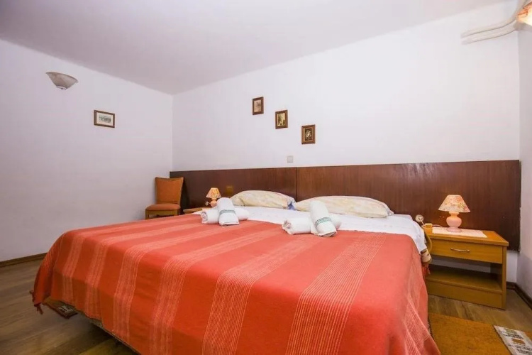 Apartments & Rooms Ribarić